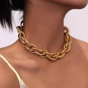 New 18k Gold Choker Cuban Chunky Chain Necklace, nice Necklace, cute Necklace.
